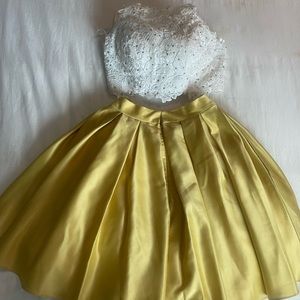 Eureka 4300 Lace Crop Top Pleated Skirt Two-Piece Dress.